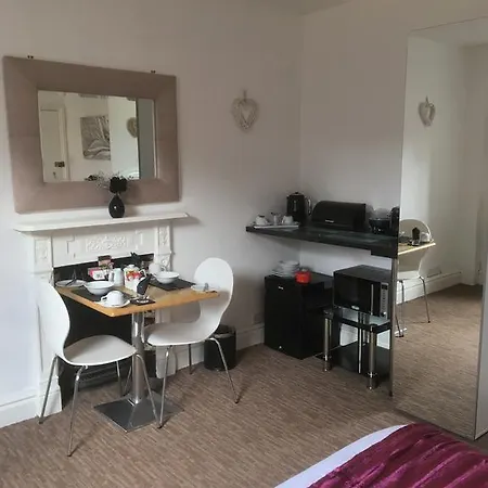 Garswood Guest house 3*